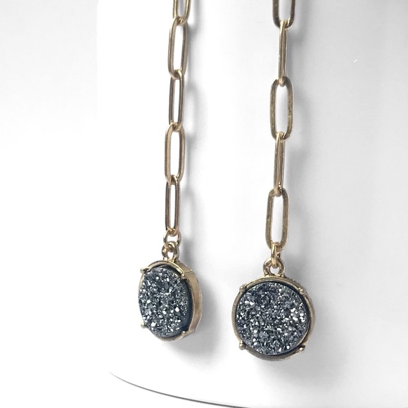 ONLY ONE: Druzy metal link post hematite women’s fashion earrings - Picture 2 of 3